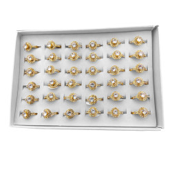 DORADO CAJA POR x36 CUBIC GRANDE CENTRAL Y MUCHOS STRASS EN CIRCULO Y LATERALES ANILLO