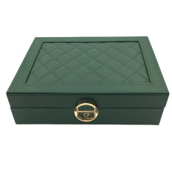 VERDE ALHAJERO MEDIANO UN PISO FORRADA EN CUERO TAPA CON ROMBOS