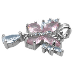 BLANCO PREMIUM MARIPOSA CUBIC ROSA Y CRISTAL EN LAS ALAS Y Y UNA GOTA EN CRISTAL COLGANDO DIJE