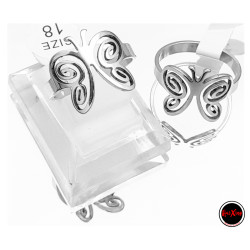 MEDIA CAJA x18 FORMAS SURTIDAS (ARBOL / CORAZONES INVERTIDOS / ARBOL / MARIPOSA / CORAZON C/ CRUZ / LIBELULA) ANILLO