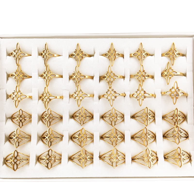 DORADO CAJA X36 DOS MODELOS DE NUDO DE BRUJA ANILLO