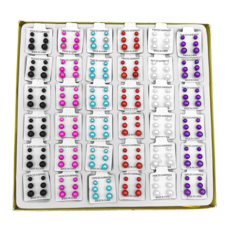 CAJA X108 PARES SEIS COLORES DE PERLAS ARITOS MEDIDAS SURTIDAS ARO