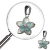FLOR DE AZUZAR CELESTE TURQUESA CENTRO DE STRASS C/ RELIEVE DIJE